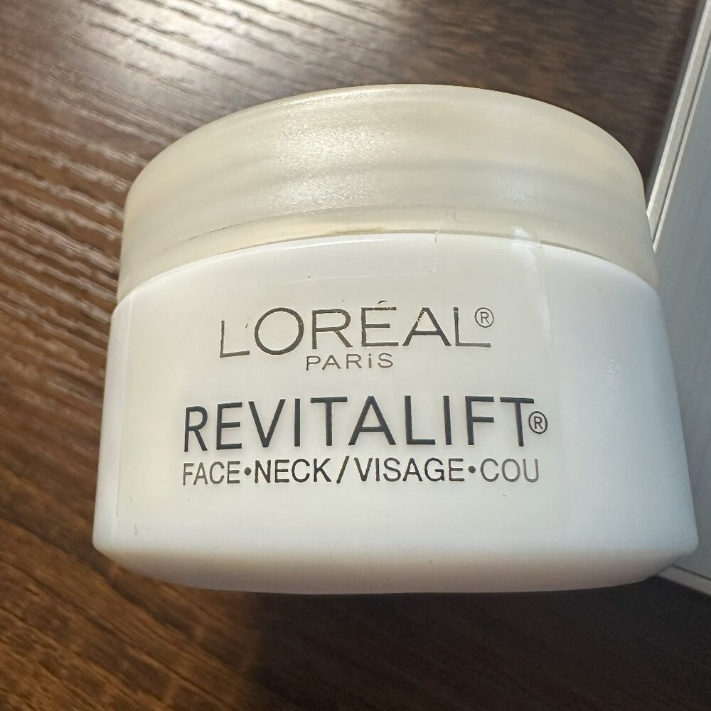 RevitaLift Anti-WrinkleFirming Face & Neck Cream by L'oreal, 1.7 oz, new w/o box